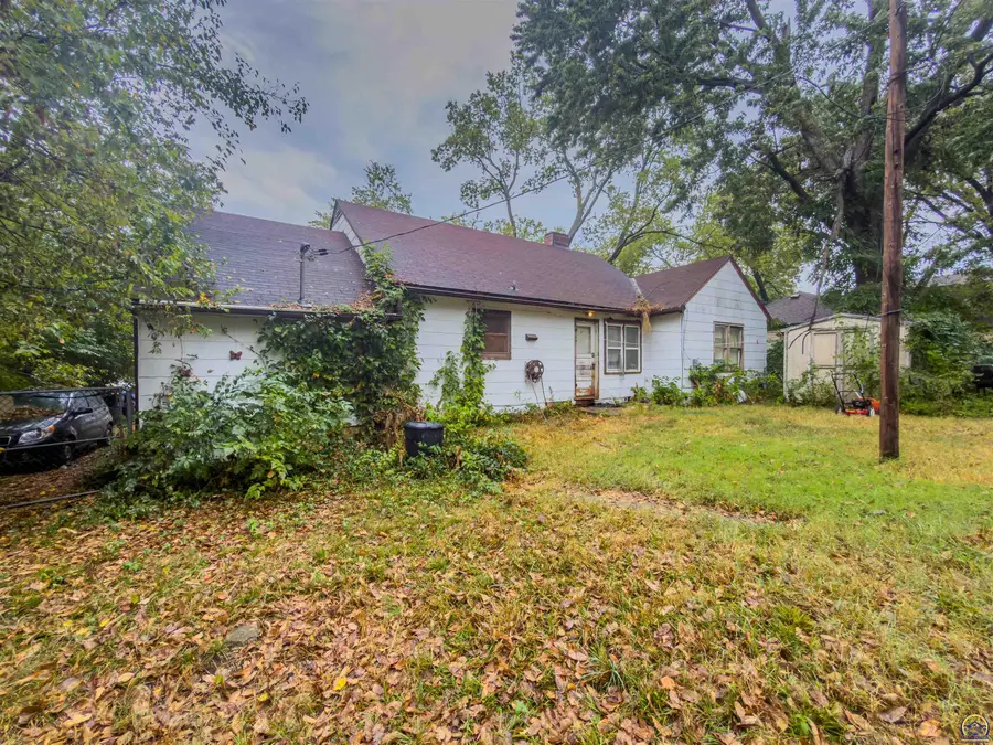 2116 SW Harrison St, Topeka, KS 66611 - #2