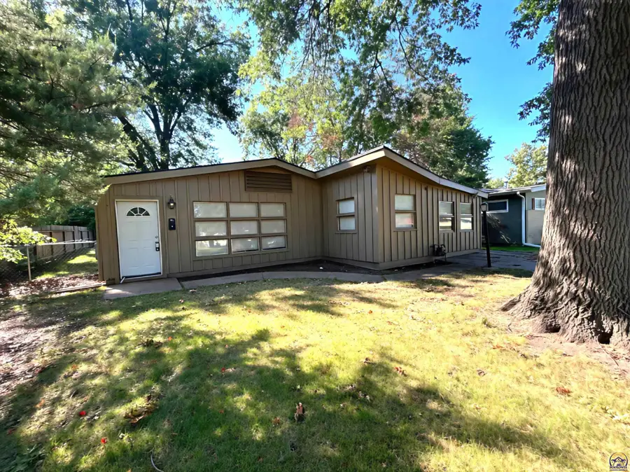 1605 SW Indian Trail, Topeka, KS 66604 - #2