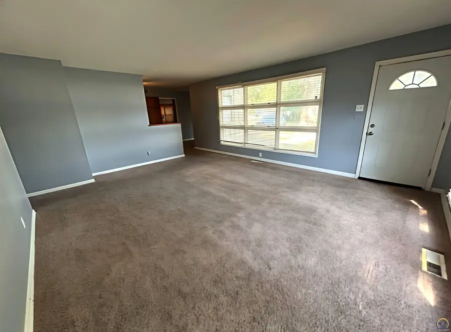 1605 SW Indian Trail, Topeka, KS 66604 - #3