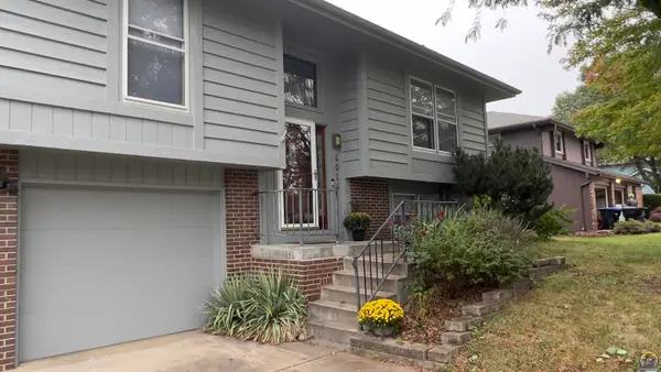 6016 SW 23rd St, Topeka, KS 66614