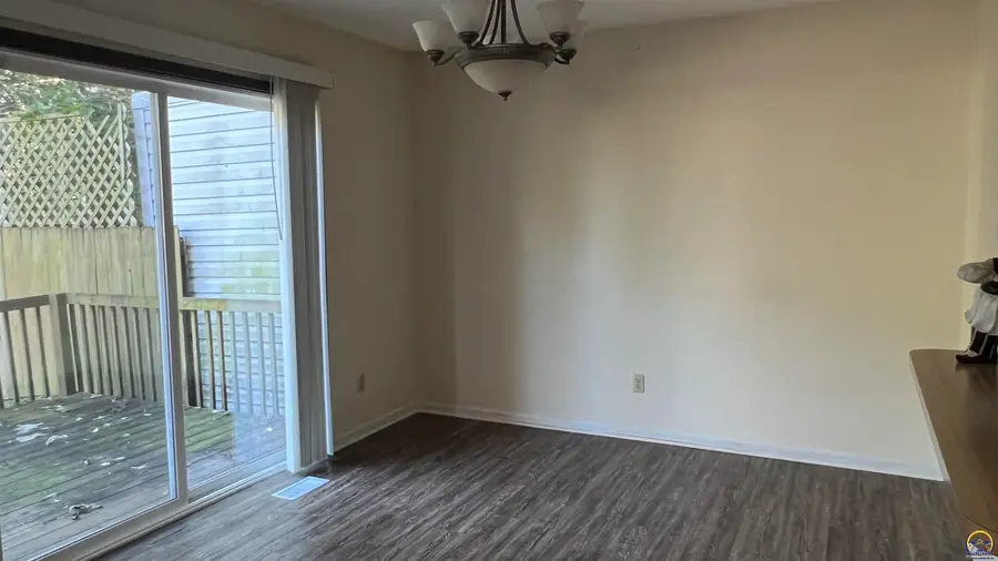 1024 SW Belle Ave, Topeka, KS 66604 - #3