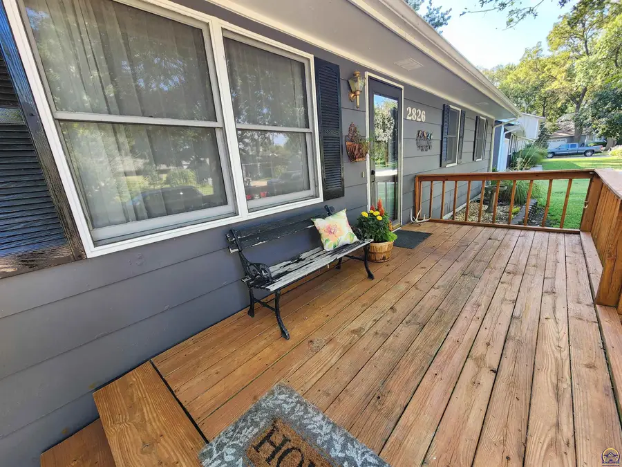 2826 Sonora Dr, Emporia, KS 66801 - #2