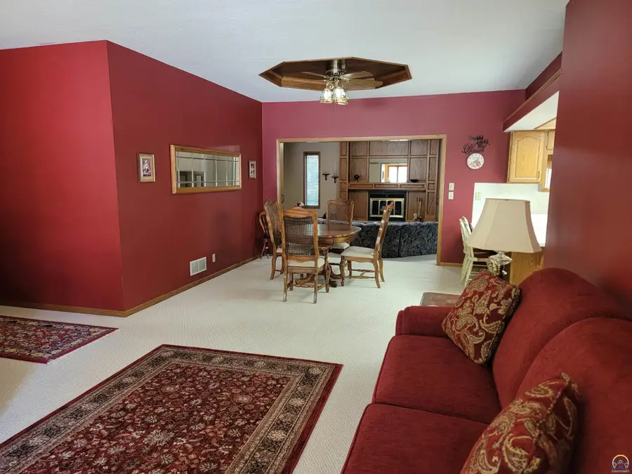 2530 Willow Ln, Emporia, KS 66801 - #3