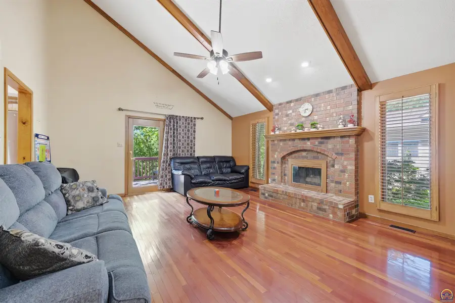 2611 SW Golf View Dr, Topeka, KS 66614 - #3