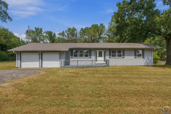 400 NW 48th Ter, Topeka, KS 66617