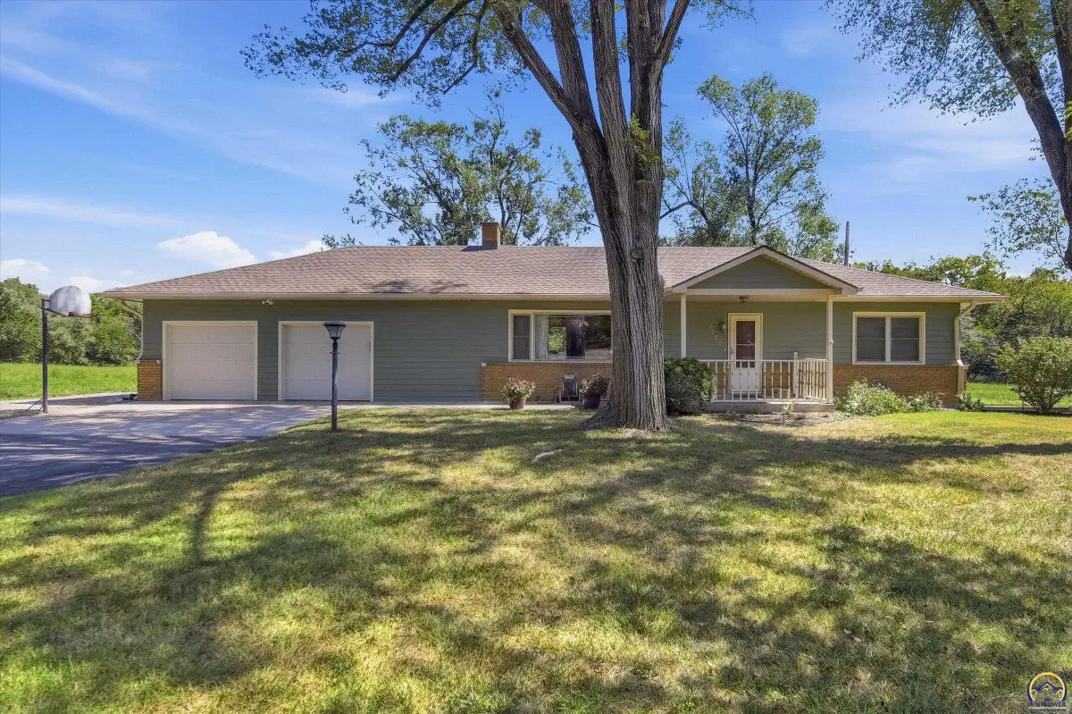 4130 NW Green Hills Rd, Topeka, KS 66618 - #1