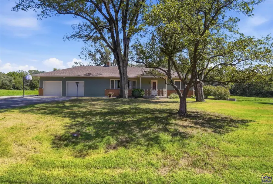 4130 NW Green Hills Rd, Topeka, KS 66618 - #2