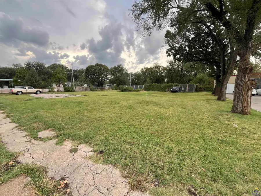 620 E 6th Ave, Emporia, KS 66801 - #3