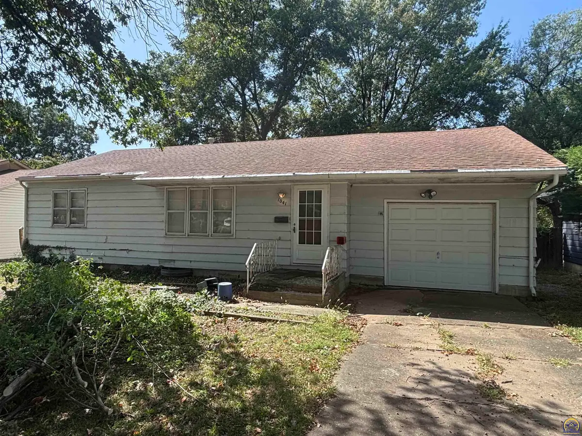 1041 Woodland St, Emporia, KS 66801 - #1