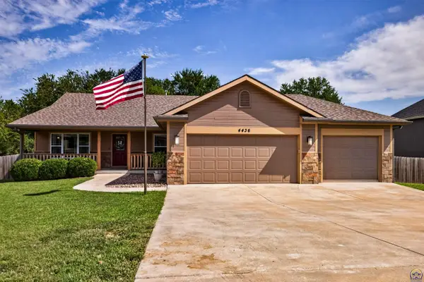 4436 SE Stone Creek Rd, Topeka, KS 66609