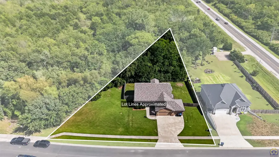 4436 SE Stone Creek Rd, Topeka, KS 66609 - #3