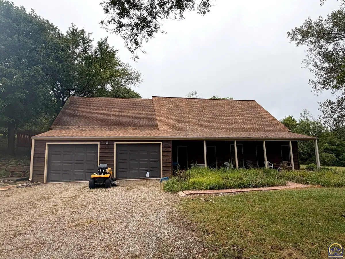 6121 NW Green Hills Rd, Topeka, KS 66618 - #1