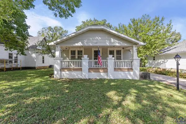 619 S 3rd St, Madison, KS 66860