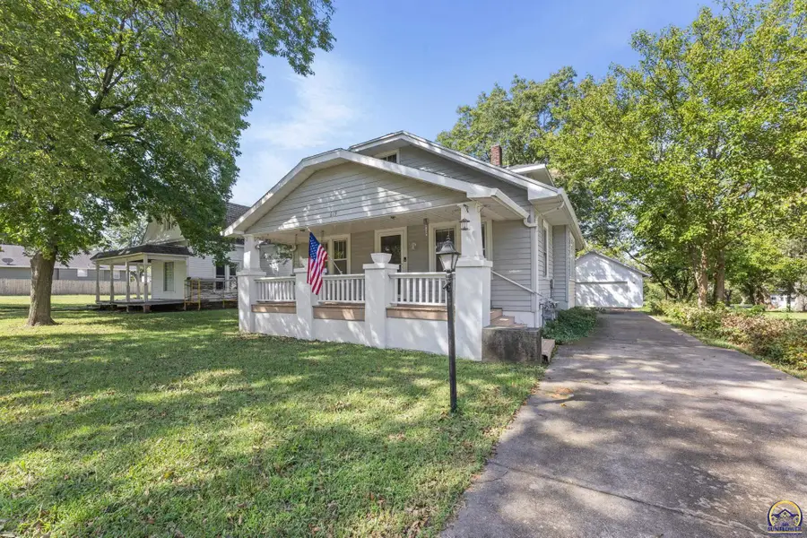 619 S 3rd St, Madison, KS 66860 - #2