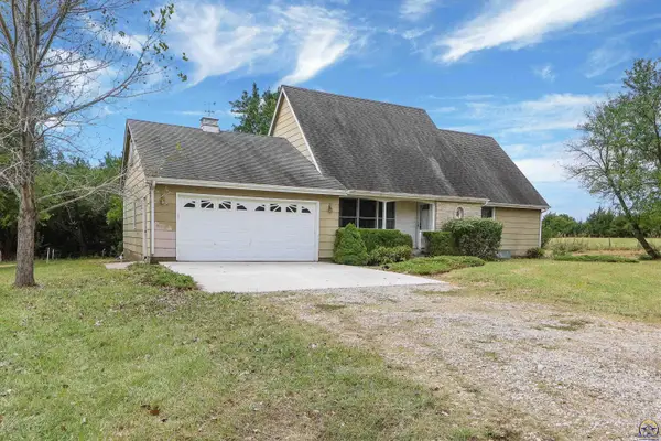 12637 NW 62nd St, Rossville, KS 66533