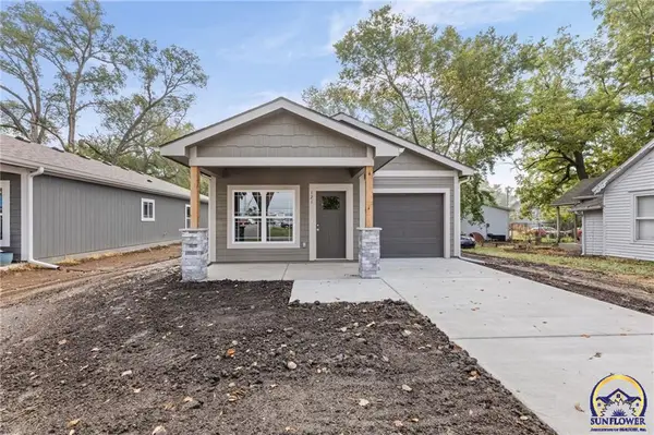 121 S Cedar St, Ottawa, KS 66067