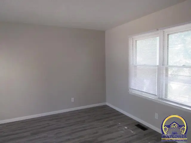 1262 SW Polk St, Topeka, KS 66612 - #2