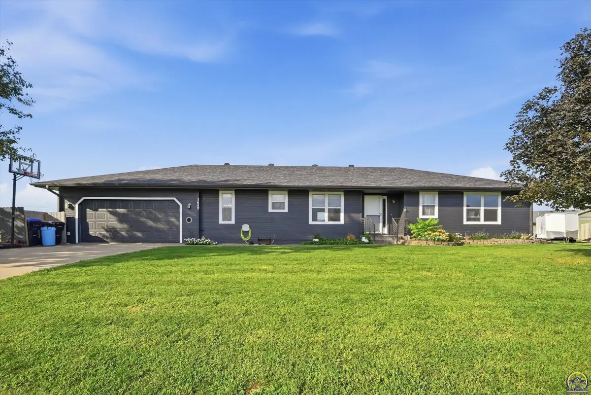 3649 SE Peck Rd, Topeka, KS 66605 - #1