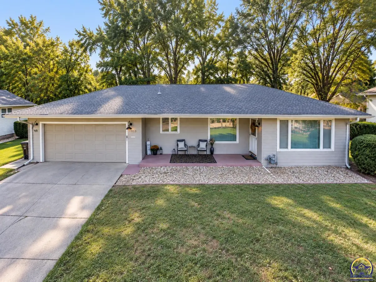 1913 SW Sims Ave, Topeka, KS 66604 - #1