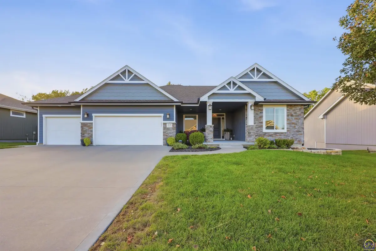 2346 SW Millers Cove Ct, Topeka, KS 66614 - #1