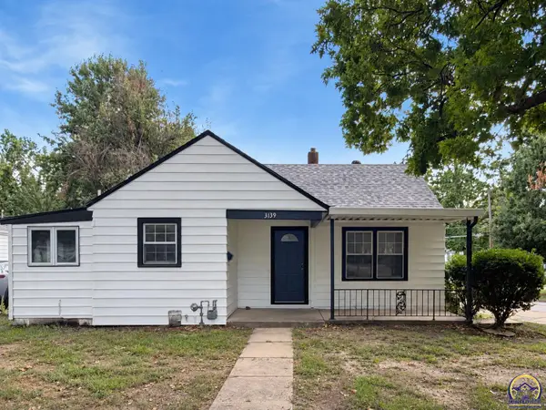 3139 SW Dorr St, Topeka, KS 66604