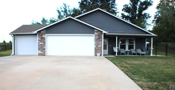 9835 SW Deer Trail St, Topeka, KS 66610