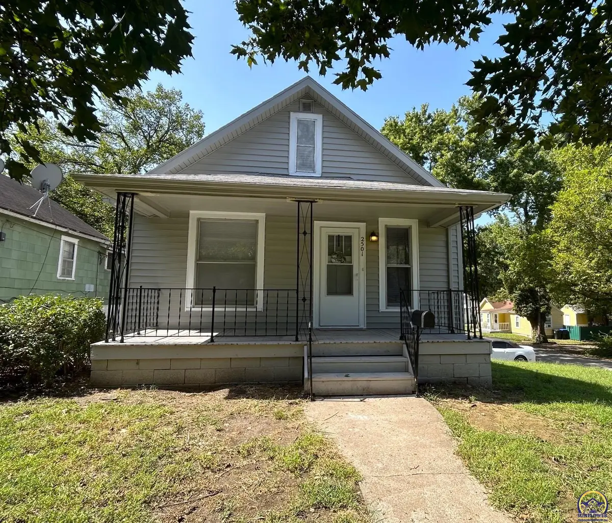 2501 SW Clay St, Topeka, KS 66611 - #1