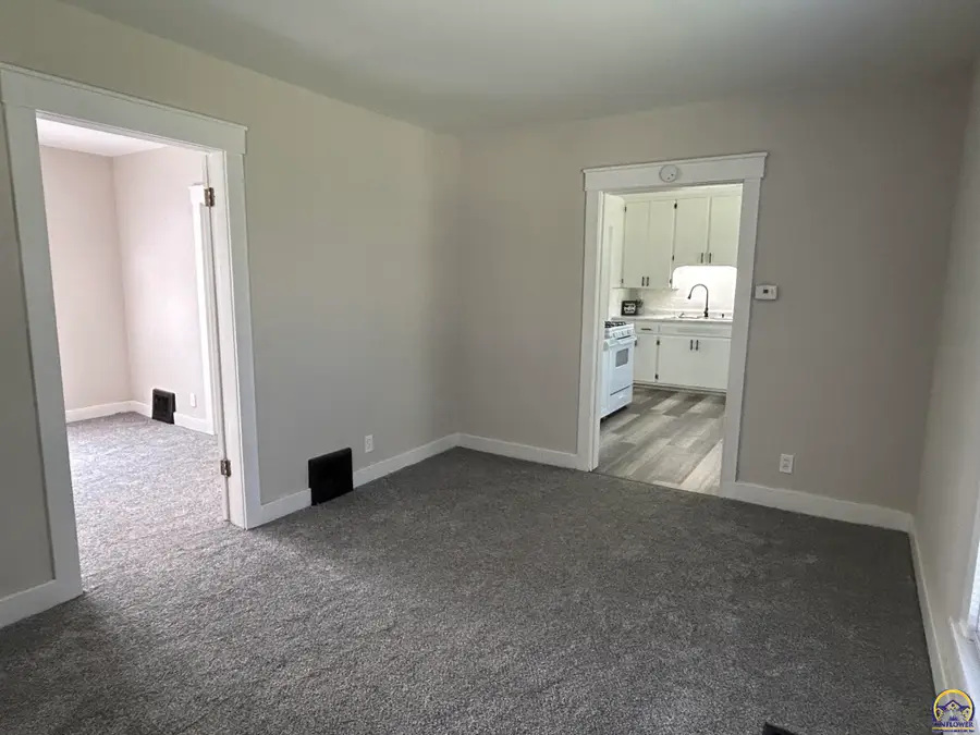 2501 SW Clay St, Topeka, KS 66611 - #2