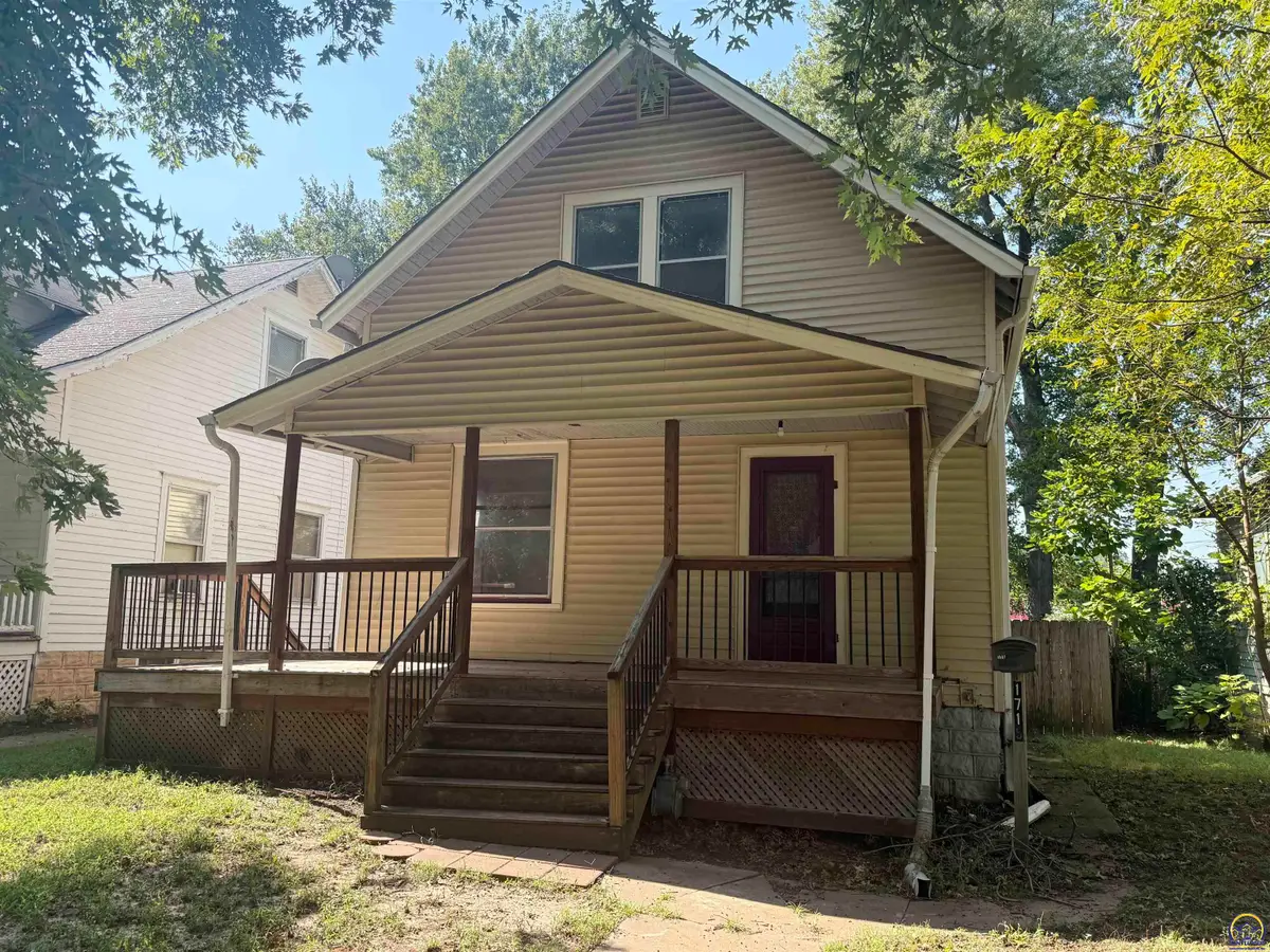 1715 SE Quincy St, Topeka, KS 66612 - #1