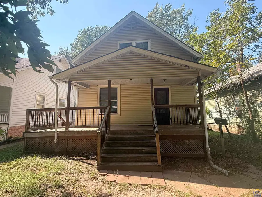 1715 SE Quincy St, Topeka, KS 66612 - #2