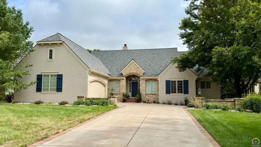 1010 SW Exmoor Ln, Topeka, KS 66604 - #2
