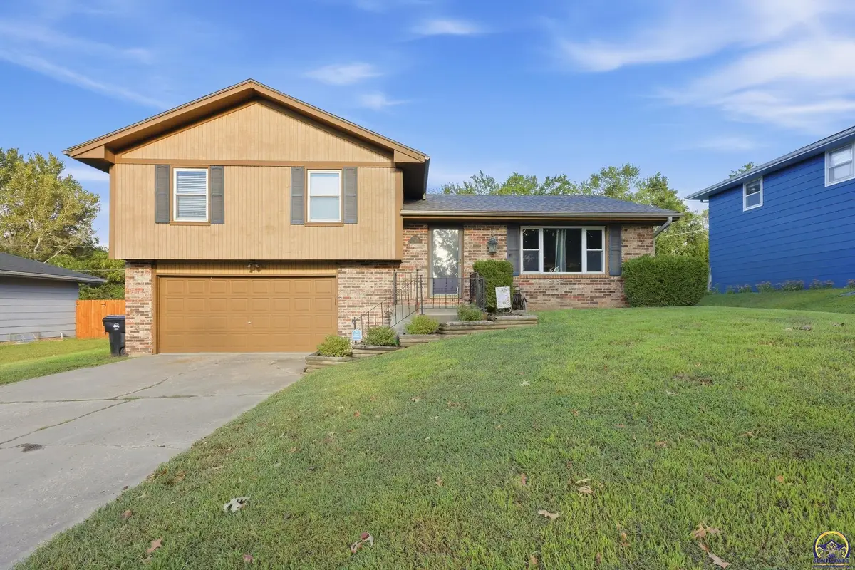 3718 SE Long St, Topeka, KS 66609 - #1