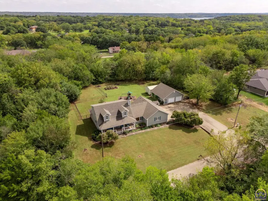 6288 Ridgeview Dr, Ozawkie, KS 66070 - #3