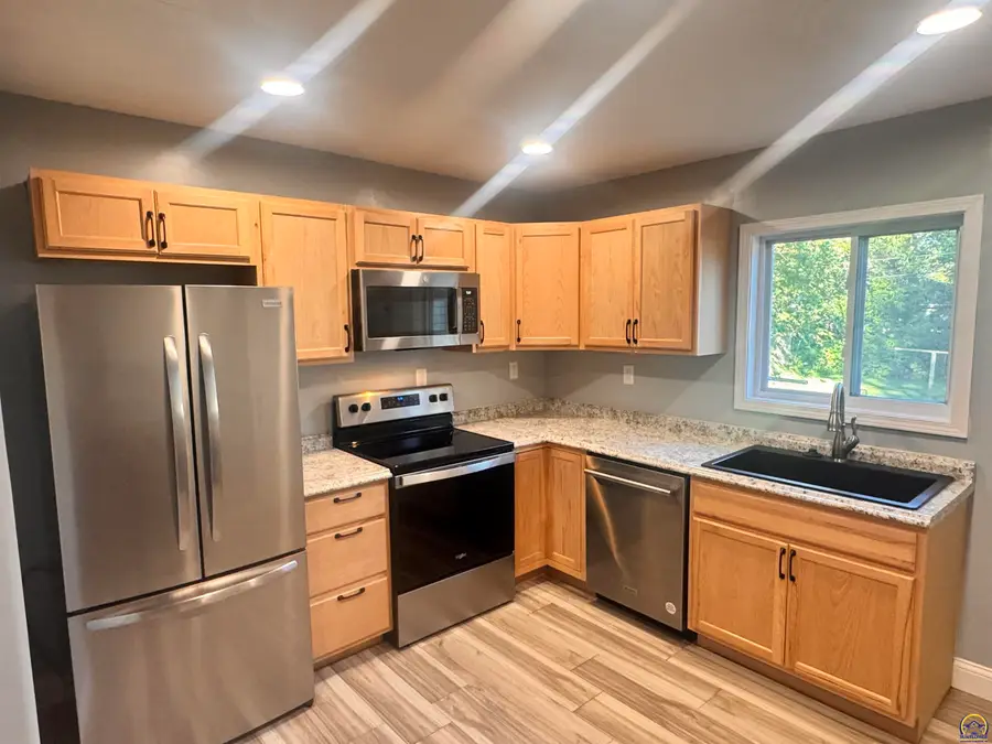 1234 SW Mcalister Ave, Topeka, KS 66604 - #3