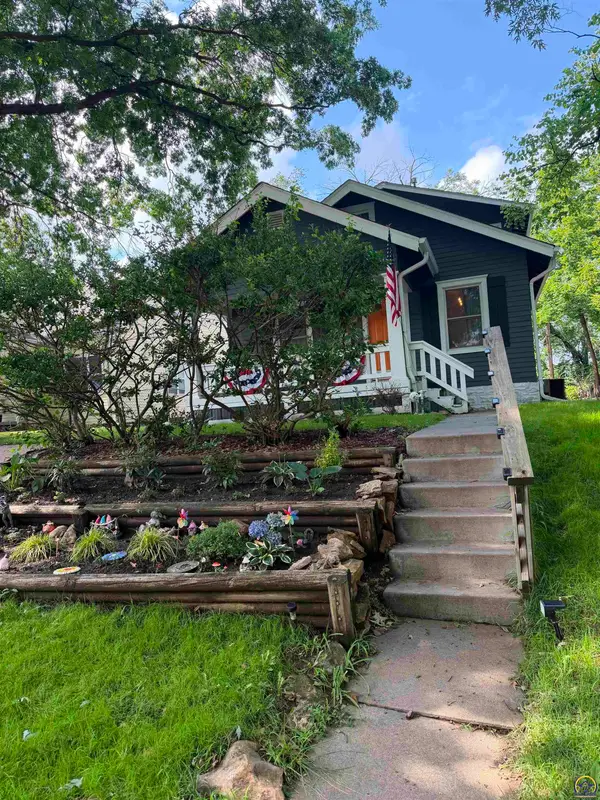 1306 NW Grove Ave, Topeka, KS 66606