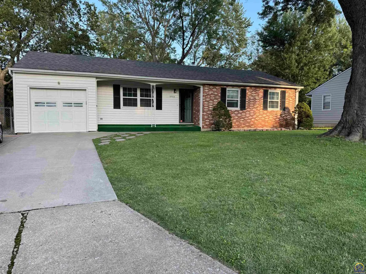2524 SE Indiana Ave, Topeka, KS 66605 - #1