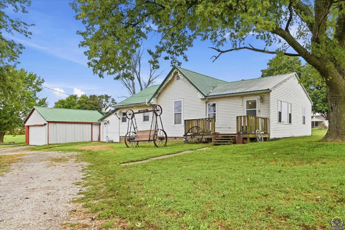 7848 Osage Rd, Atchison, KS 66002 - #1