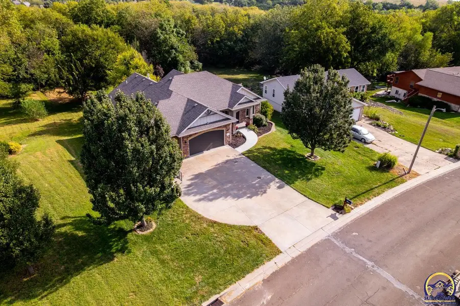 1219 N Pawnee Dr, Saint Marys, KS 66536 - #3