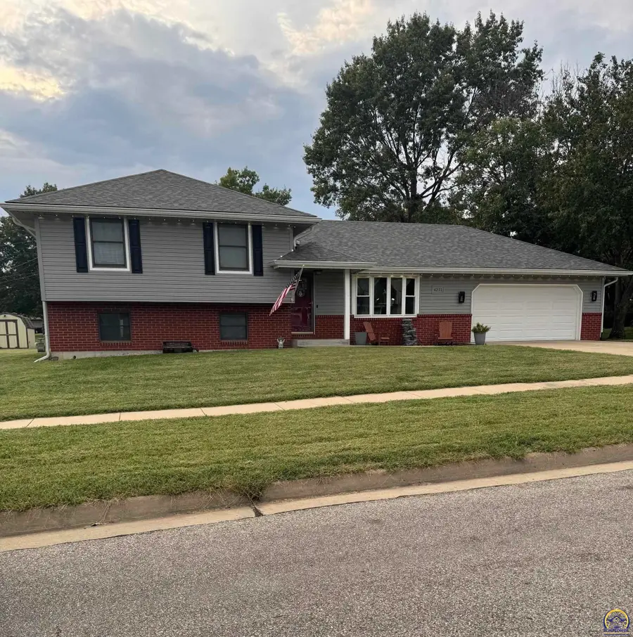 4211 SE Colorado Ave, Topeka, KS 66609 - #3