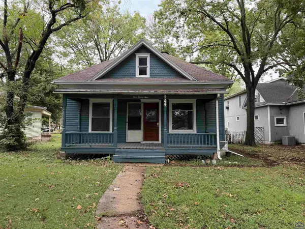 424 Cottonwood St, Emporia, KS 66801