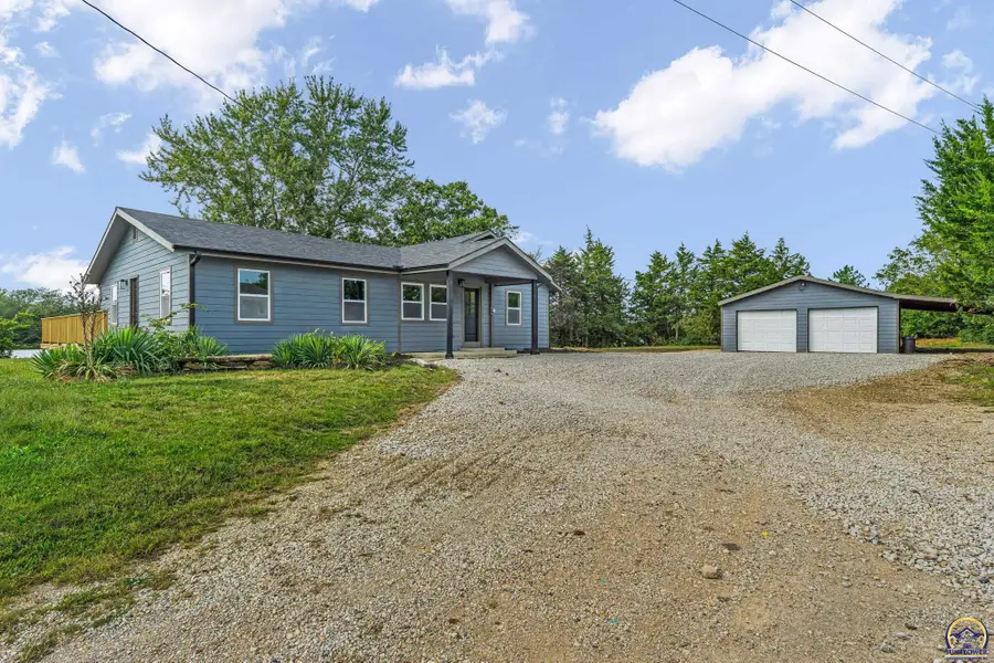 5436 SW 69th St, Auburn, KS 66402 - #2
