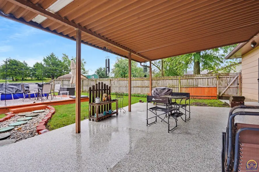 112 Lawrence Ave, Scranton, KS 66537-9284 - #3