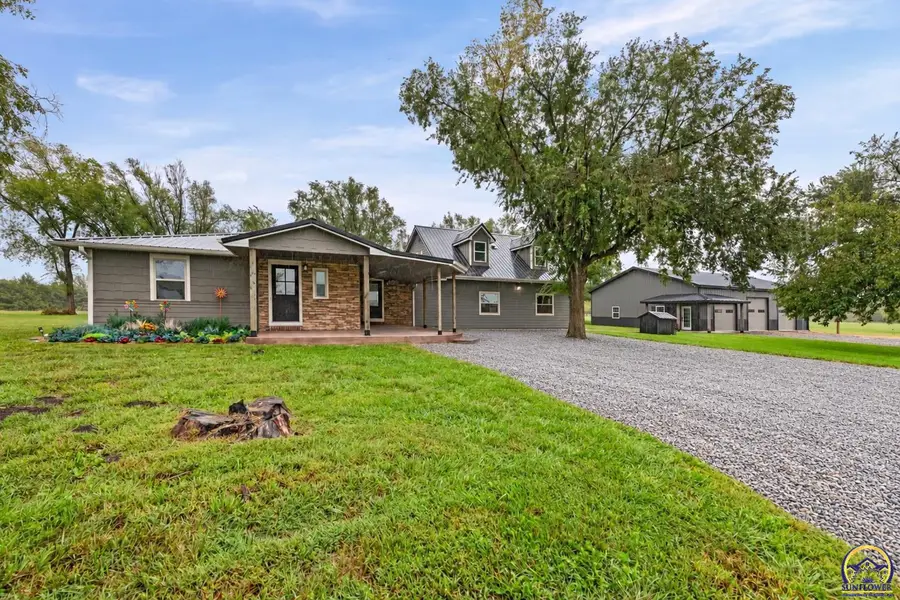 3139 E 293rd St, Melvern, KS 66610 - #2
