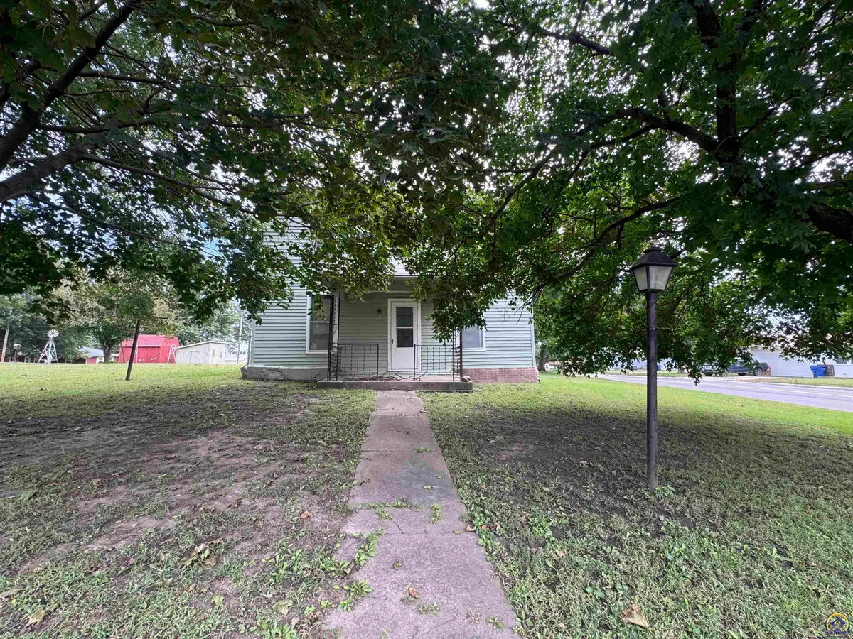 102 N Osage St, Nortonville, KS 66060 - #1