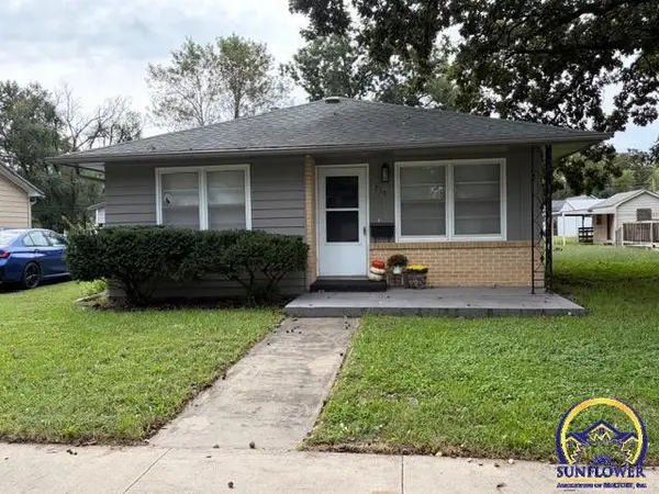 715 Market St, Osage City, KS 66523