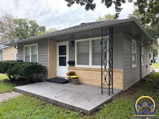 715 Market St, Osage City, KS 66523 - #2