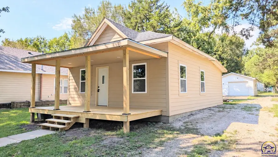17 Neosho St, Emporia, KS 66801 - #3