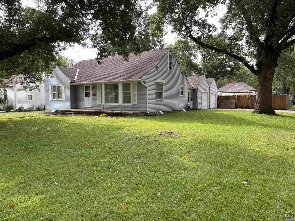 3145 SW Sena Dr, Topeka, KS 66604 - #1