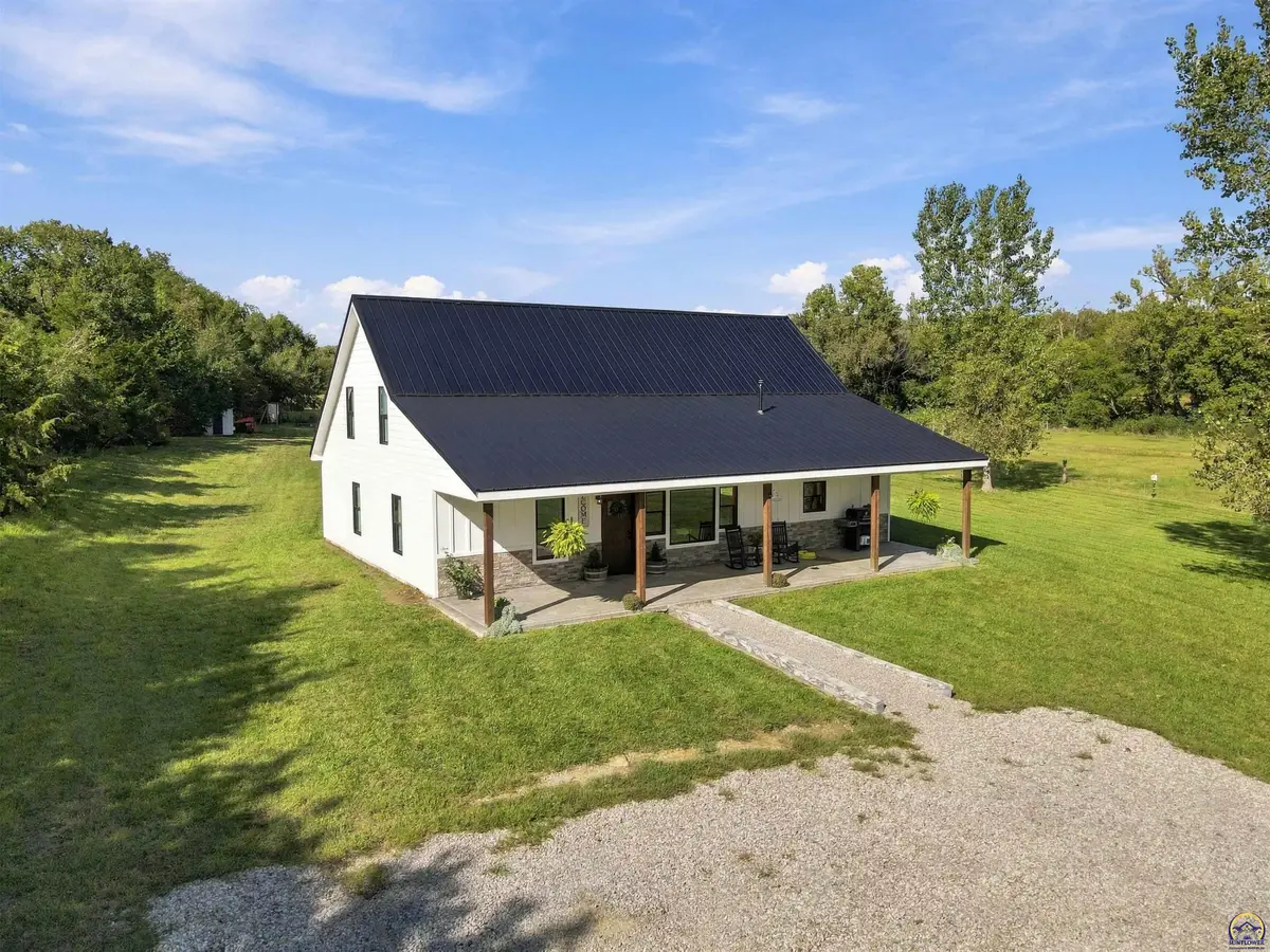 14708 46th St, Perry, KS 66073 - #1