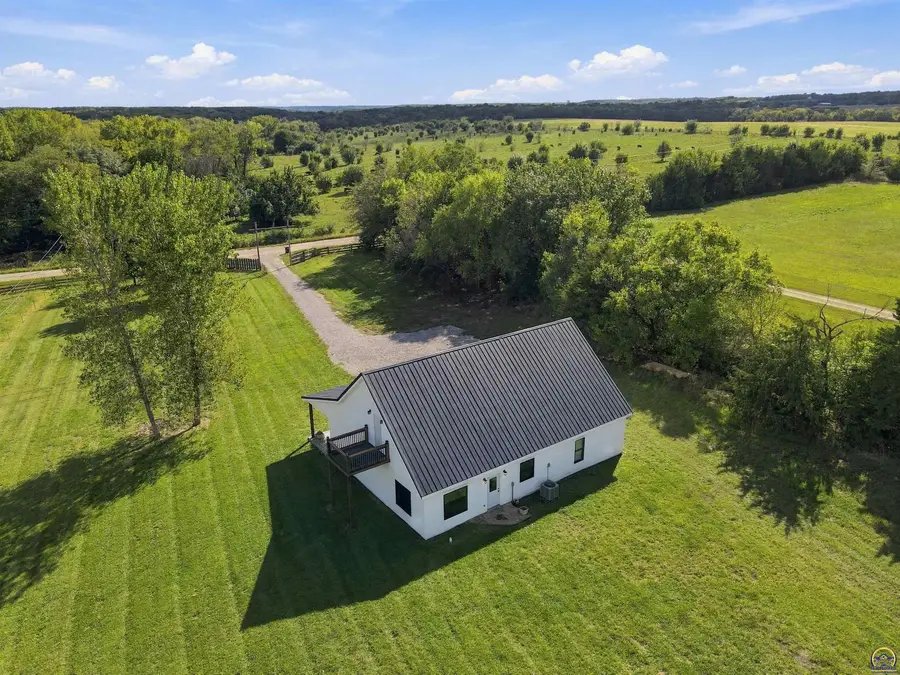 14708 46th St, Perry, KS 66073 - #2